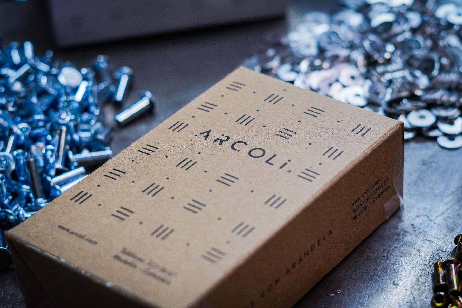 Variedad de productos de fijación Arcoli